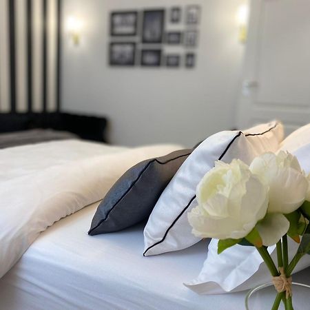 Studio Luxury Black & White Alba Iulia Exterior foto