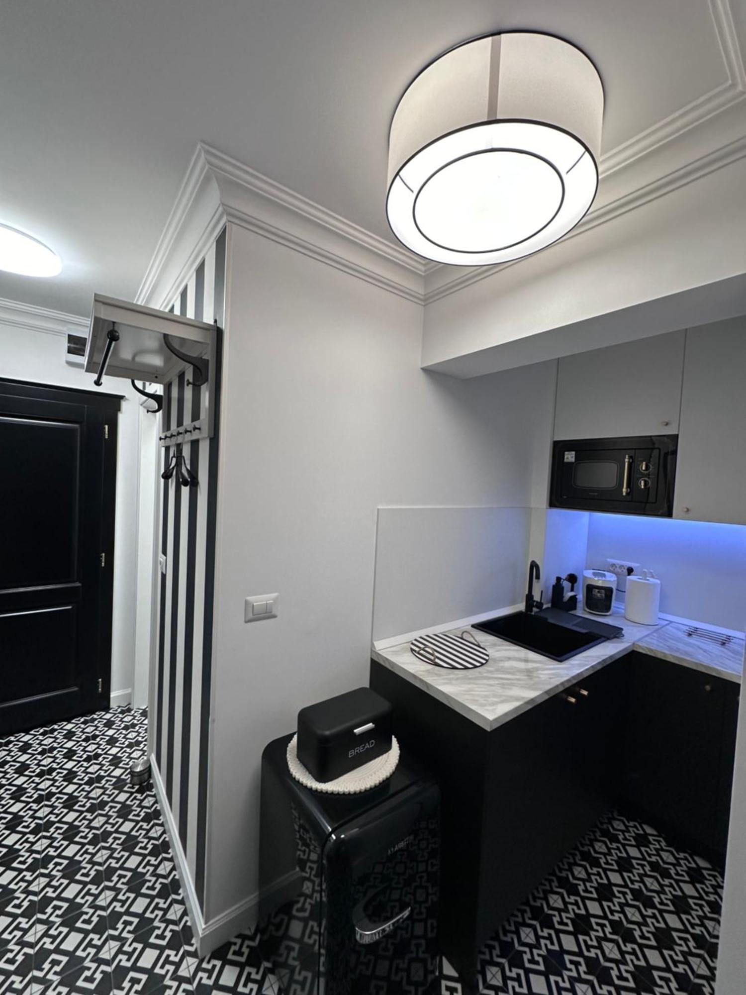 Studio Luxury Black & White Alba Iulia Exterior foto