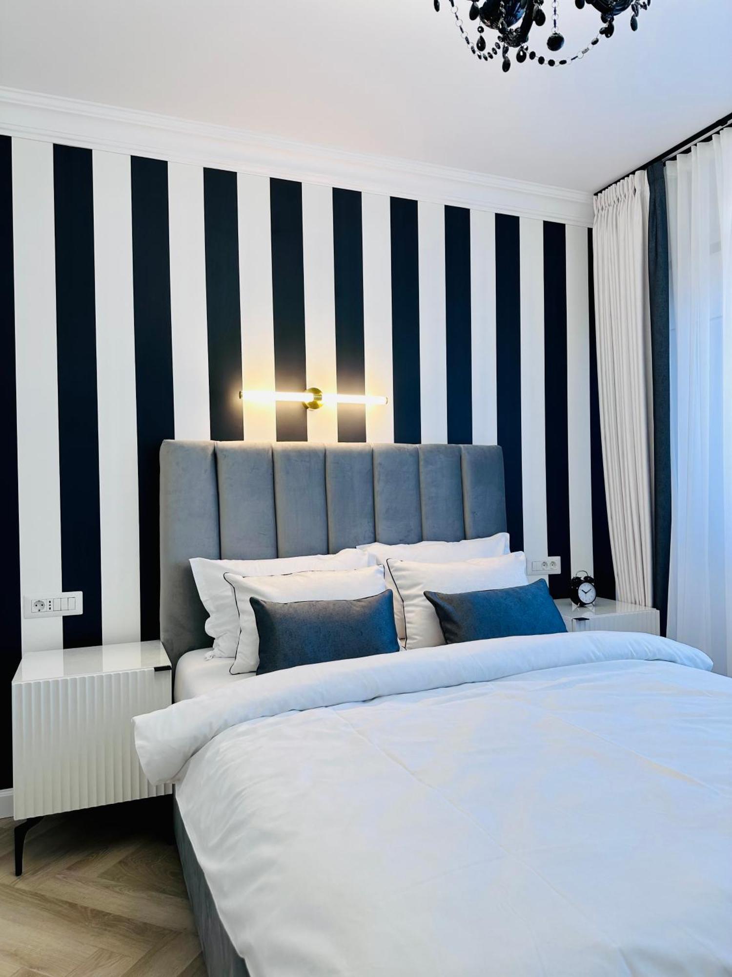 Studio Luxury Black & White Alba Iulia Exterior foto