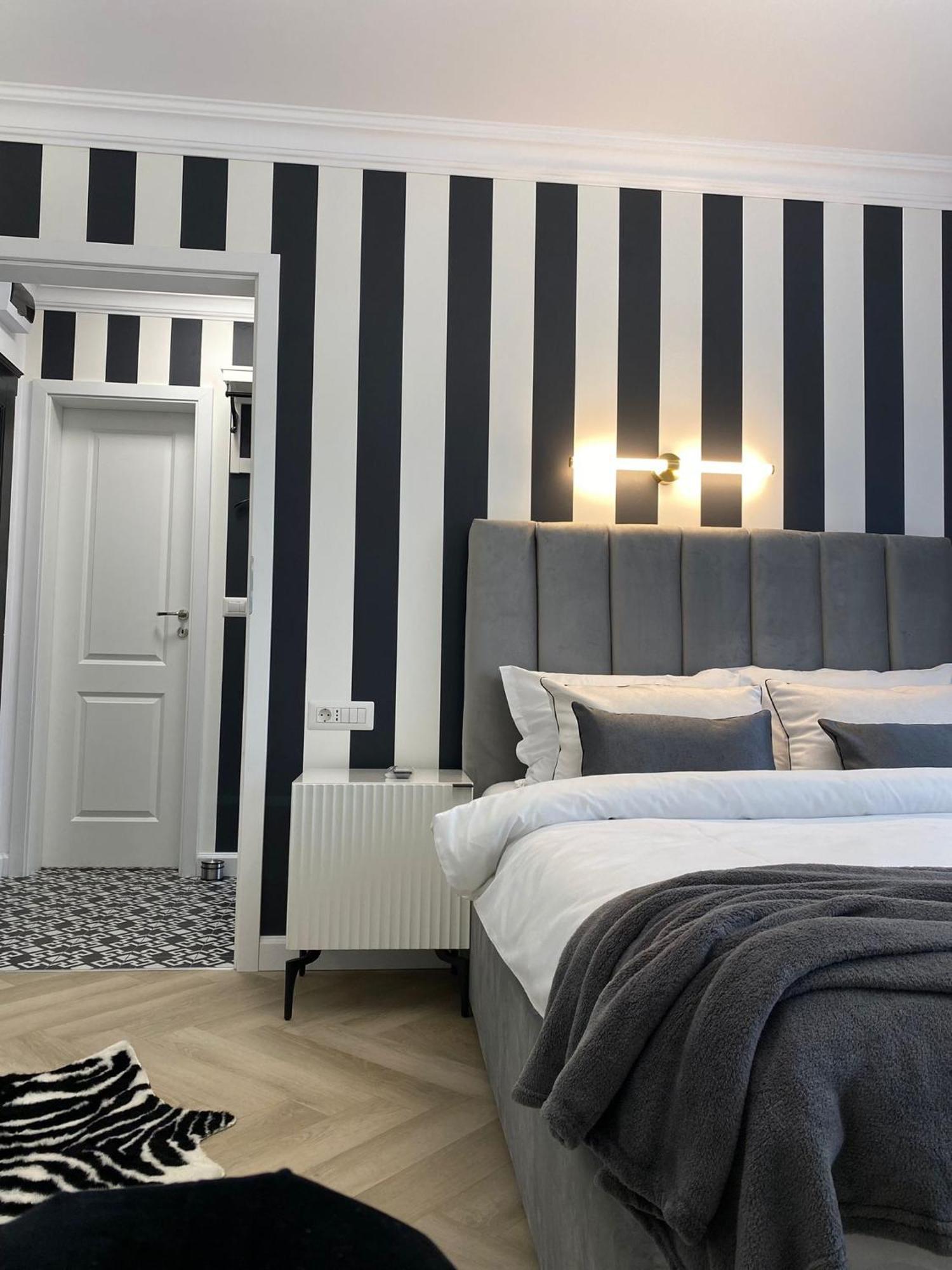 Studio Luxury Black & White Alba Iulia Exterior foto