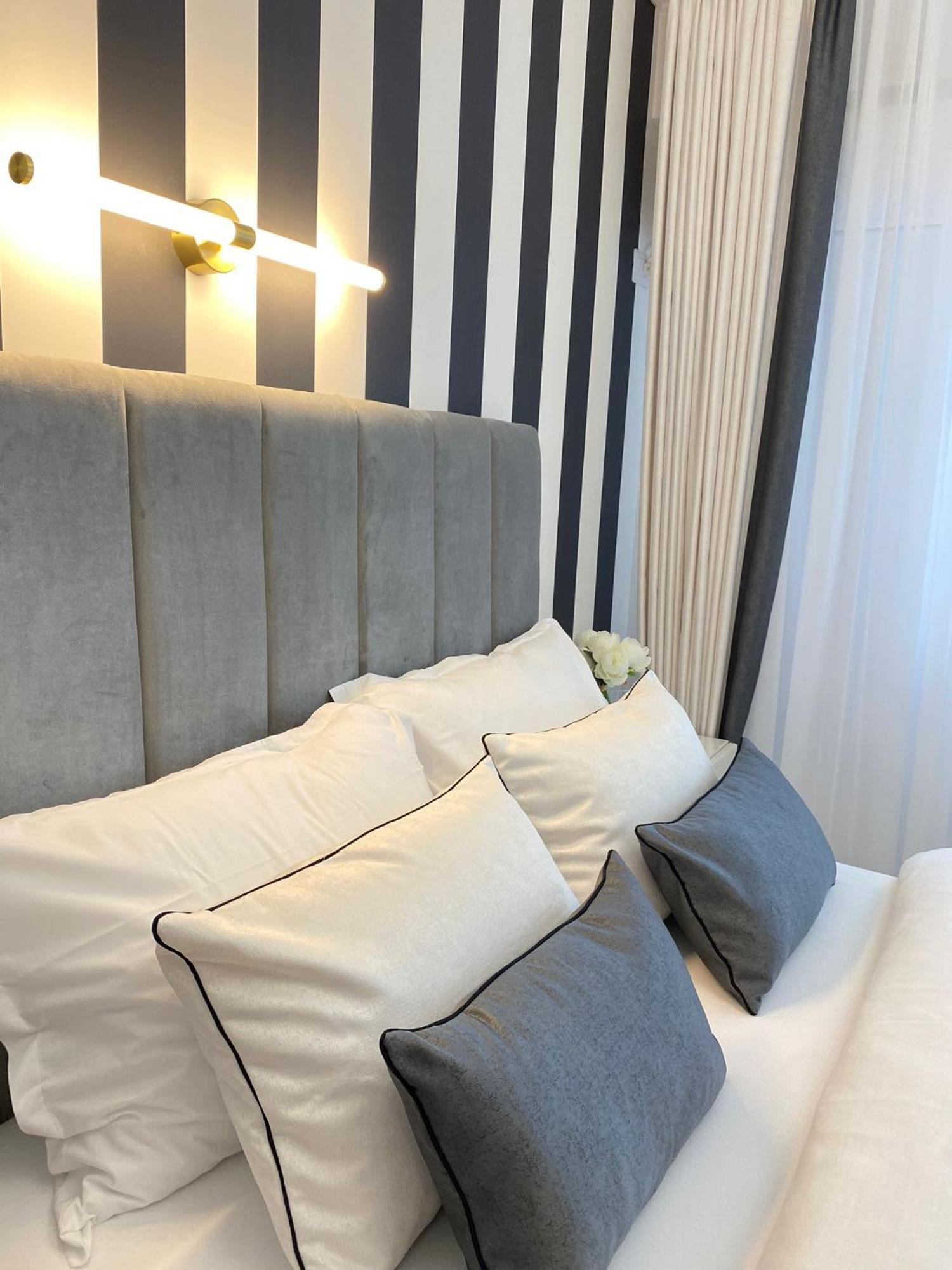 Studio Luxury Black & White Alba Iulia Exterior foto